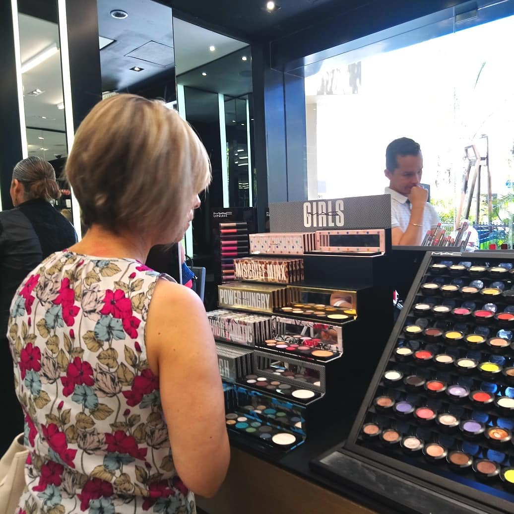 Salida de Prueba y Compras de identificacion de tonos de maquillaje-Asesoria de Imagen-Personal Shopper Asuncion CDE Tijuana San Diego